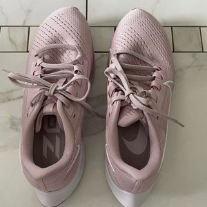Nike Women's Air Zoom Pegasus 38 Running Shoes- size 7 like new